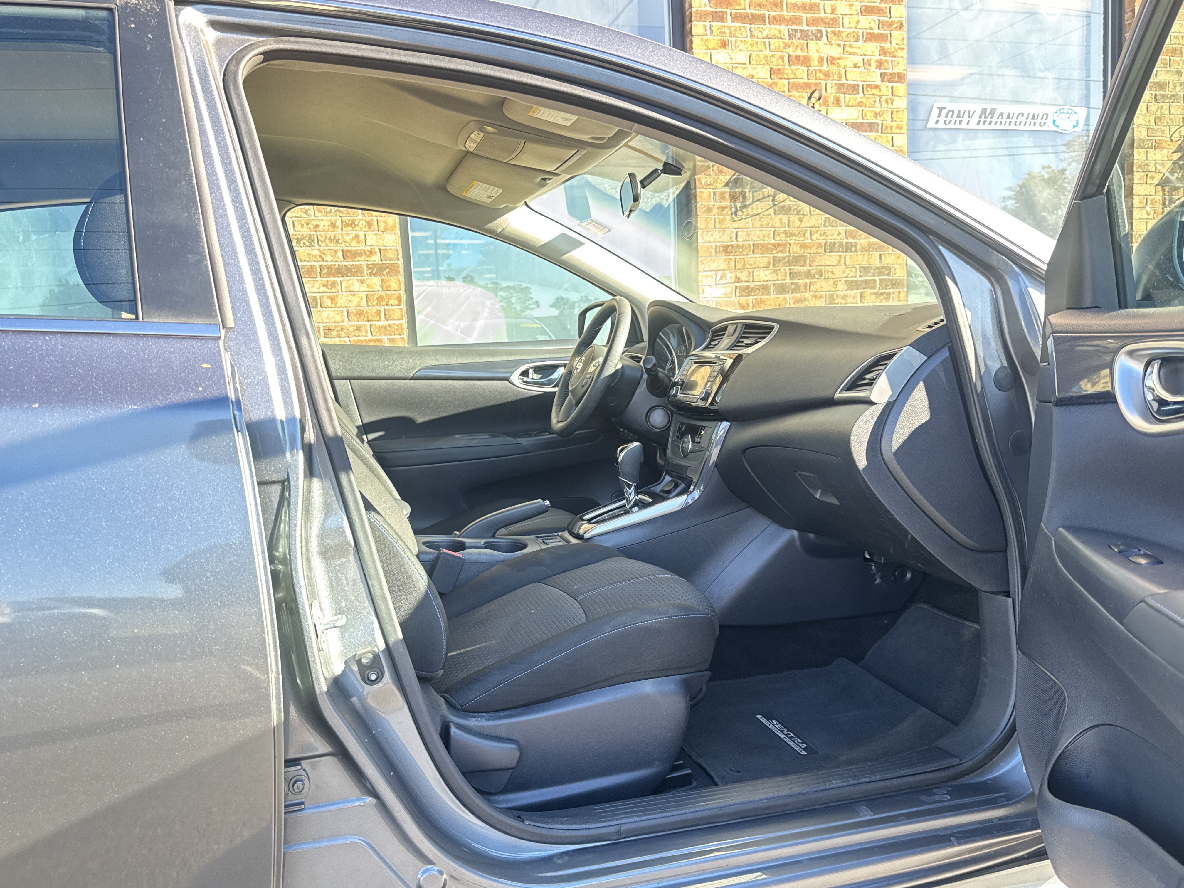 Used 2018 Nissan Sentra SR w/ SR Midnight Edition Package FWD image 13