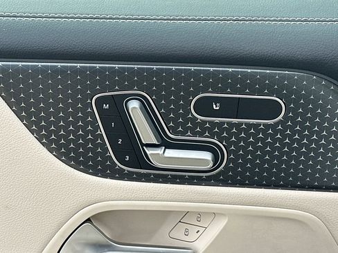 New 2026 Mercedes-Benz GLB 250 image 11