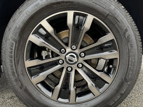 Used 2019 Nissan Armada Platinum w/ Captain's Chairs Package image 14