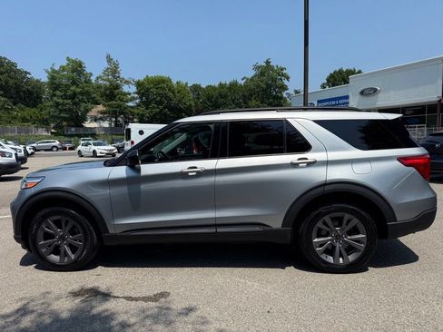 Used 2023 Ford Explorer XLT w/ Equipment Group 202A AWD/4WD image 7