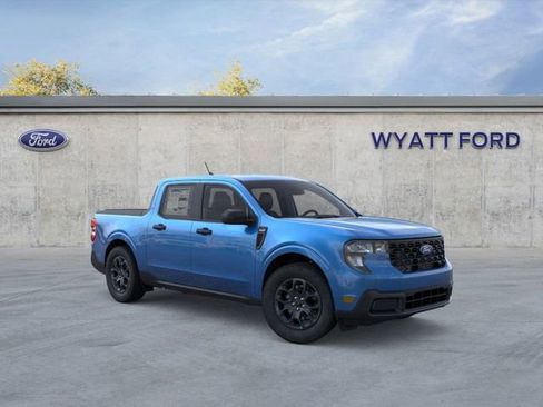 New 2025 Ford Maverick XLT image 8