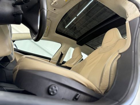 Used 2012 Tesla Model S Signature Performance image 32