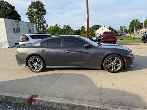 Used 2022 Dodge Charger R/T RWD image 5