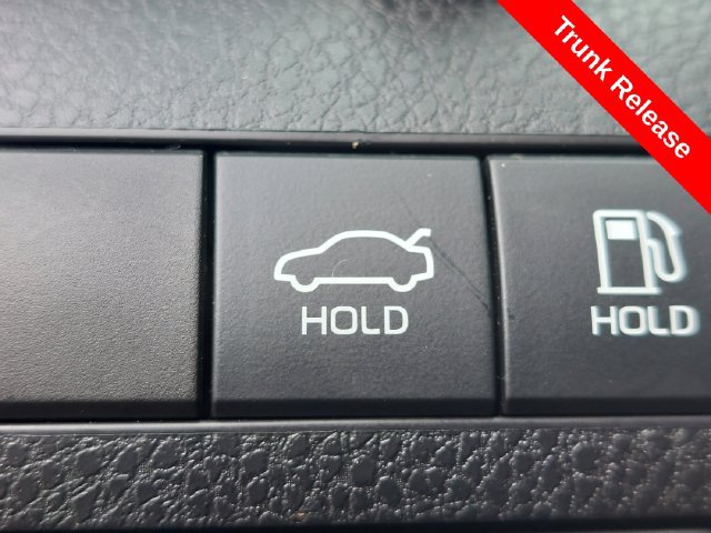 Used 2020 Toyota Camry LE FWD image 15