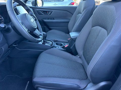 Used 2025 Subaru Forester Premium AWD/4WD image 18