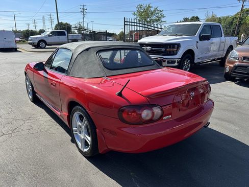 Used 2005 MAZDA MX-5 Miata w/ Convenience Pkg RWD image 7