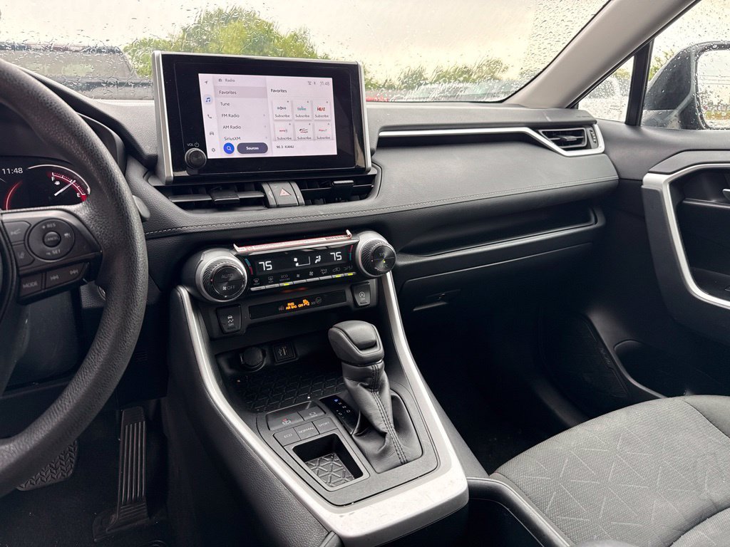Used 2025 Toyota RAV4 XLE FWD image 10