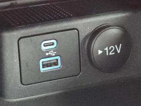 Used 2022 Ford Escape Titanium image 5