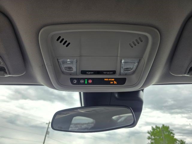 Used 2025 Chevrolet Malibu LT FWD image 32