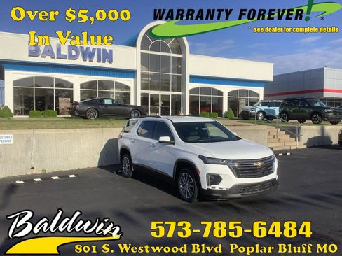 Used 2023 Chevrolet Traverse LT image 1
