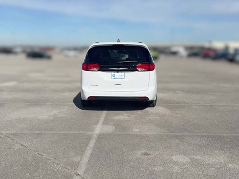 New 2026 Chrysler Voyager LX image 10