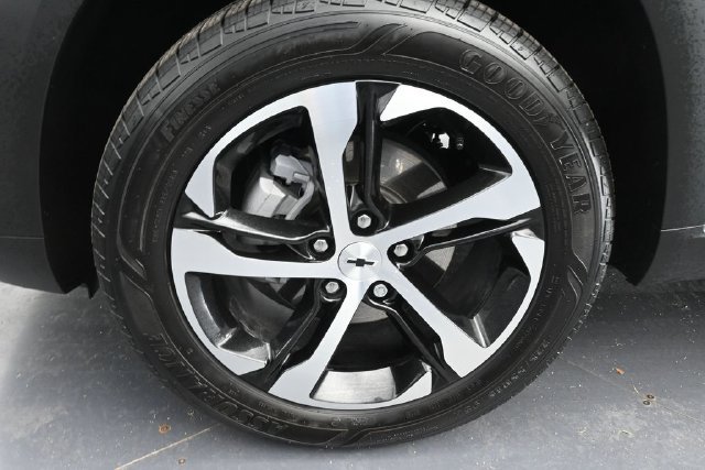 Used 2024 Chevrolet Trax RS FWD image 21