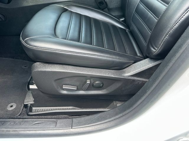 Used 2022 Ford Edge SEL AWD/4WD image 11