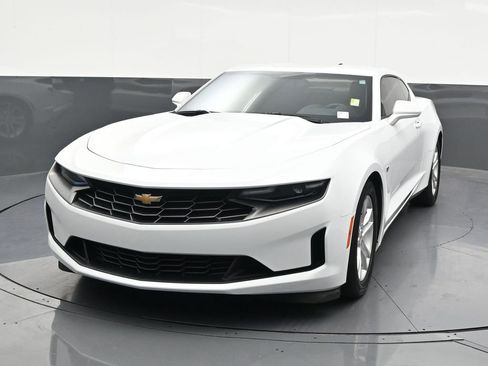 Used 2023 Chevrolet Camaro LS RWD image 9