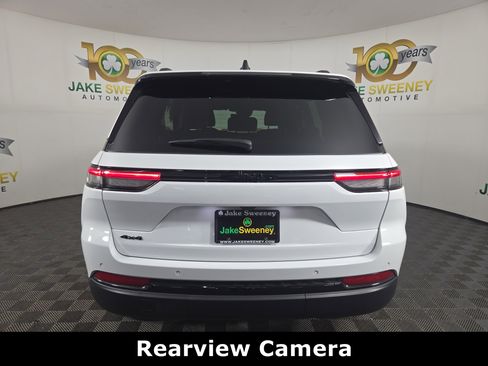 Certified 2025 Jeep Grand Cherokee Altitude image 9