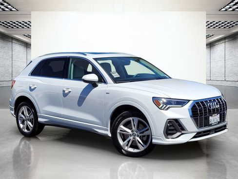 Used 2019 Audi Q3 2.0T Premium Plus w/ Premium Plus Package AWD/4WD image 2