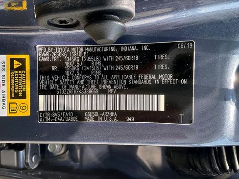 Used 2019 Toyota Highlander Plus FWD image 33