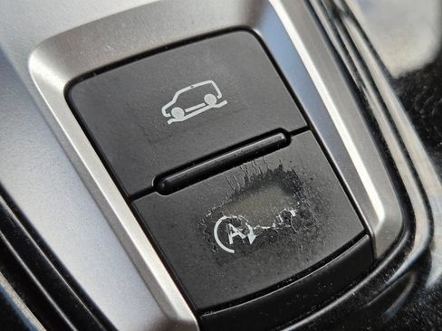 Used 2016 Honda Pilot Touring image 17