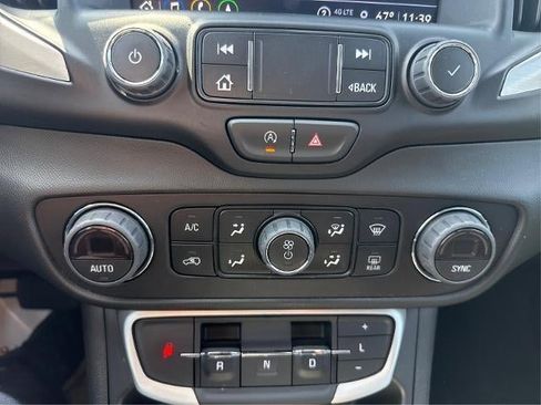 Certified 2022 GMC Terrain SLT w/ Infotainment Package II image 15