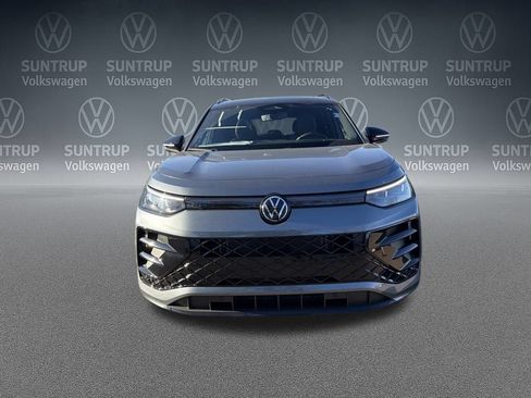 Used 2026 Volkswagen Tiguan SE R-Line AWD/4WD image 8