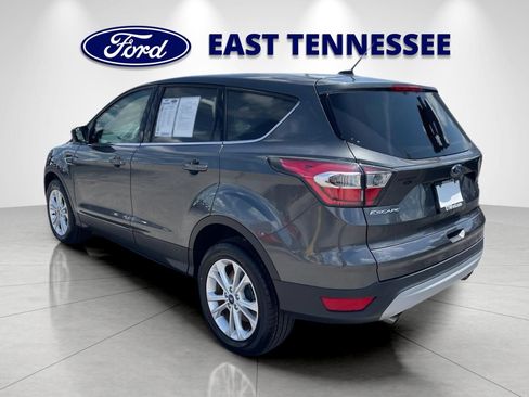 Used 2017 Ford Escape SE FWD image 5