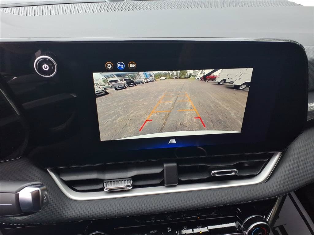 Used 2025 Chevrolet Equinox LT AWD/4WD image 10