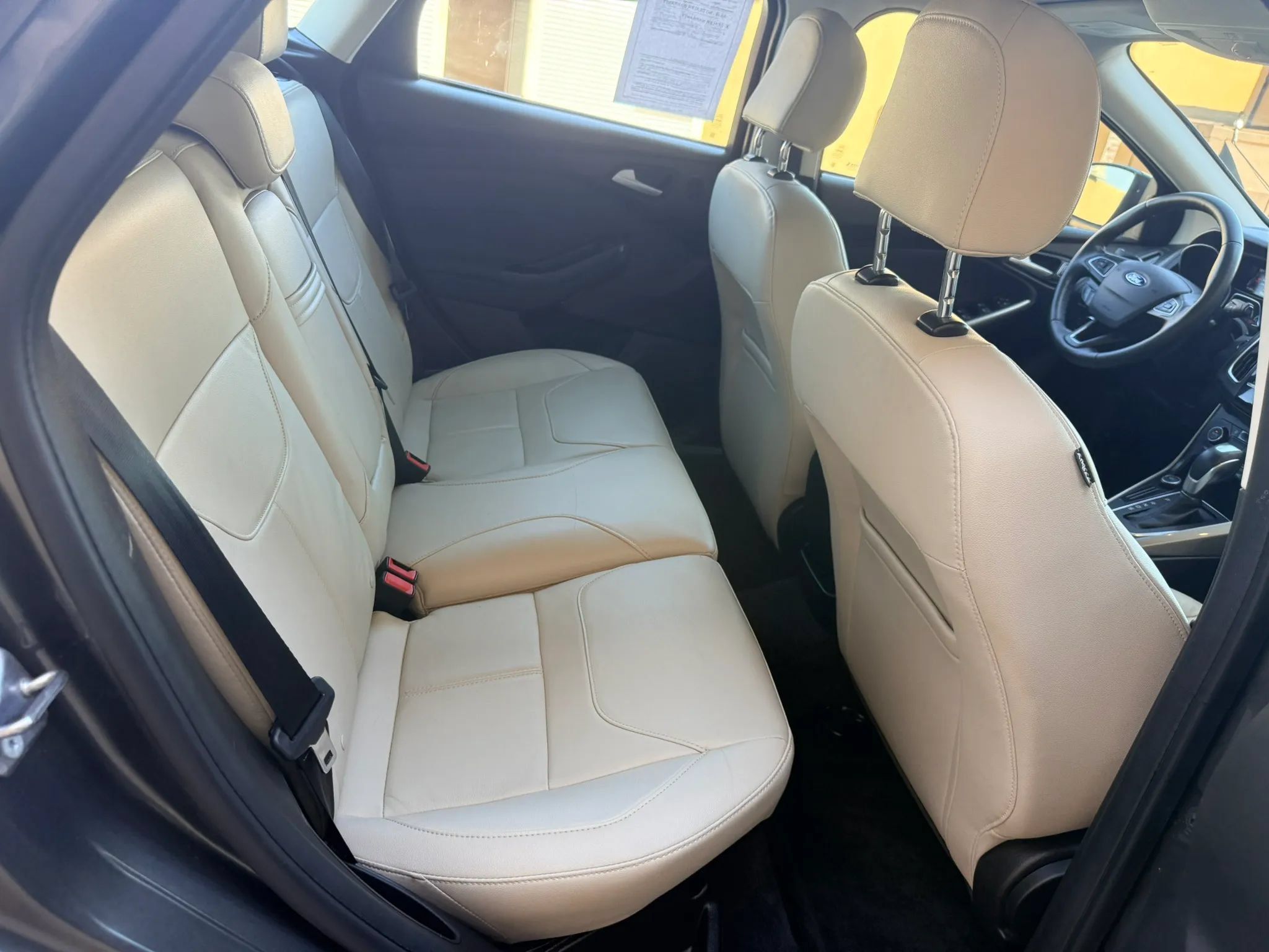 Used 2016 Ford Focus Titanium FWD image 24