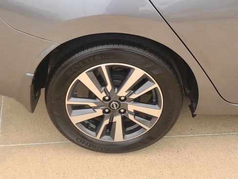 Certified 2025 Nissan Versa SV w/ Trunk Package FWD image 6
