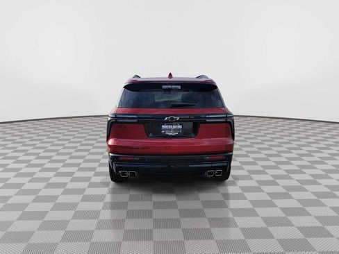Used 2025 Chevrolet Traverse RS w/ LPO, Floor Liner Package AWD/4WD image 7