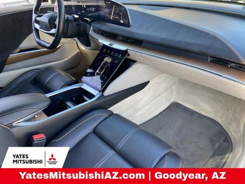 Used 2022 Lucid Air Grand Touring image 25