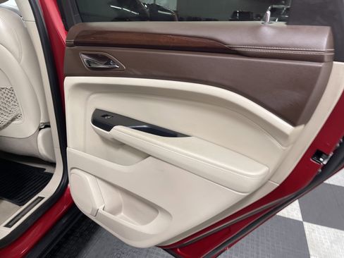 Used 2014 Cadillac SRX Luxury w/ Driver Awareness Package FWD image 19