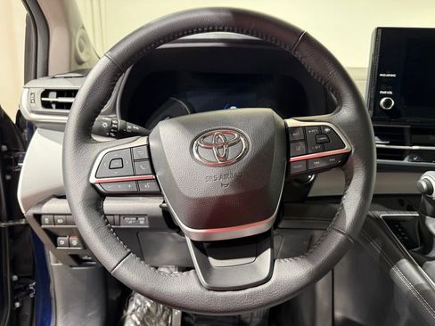 Certified 2025 Toyota Sienna XLE w/ XLE Plus Package AWD/4WD image 25