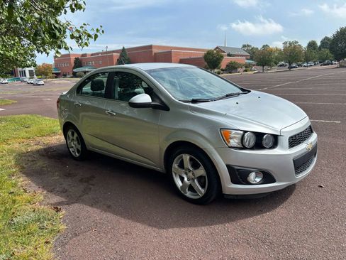 Used 2014 Chevrolet Sonic LTZ image 9