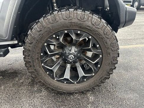 Used 2020 Jeep Gladiator Sport w/ Quick Order Package 24S AWD/4WD image 8
