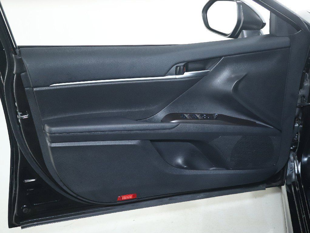 Used 2024 Toyota Camry SE FWD image 16