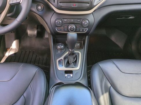 Used 2014 Jeep Cherokee Limited image 18