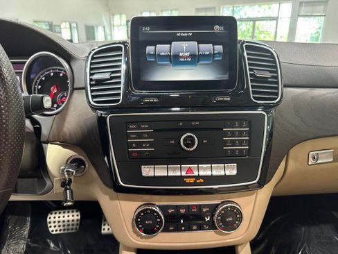 Used 2017 Mercedes-Benz GLS 450 4MATIC image 57