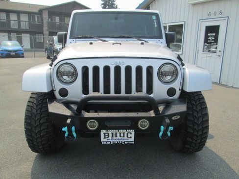 Used 2011 Jeep Wrangler Unlimited Sahara w/ Dual Top Group AWD/4WD image 2