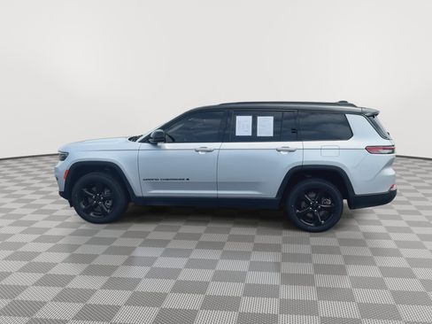 Used 2023 Jeep Grand Cherokee L Laredo AWD/4WD image 5