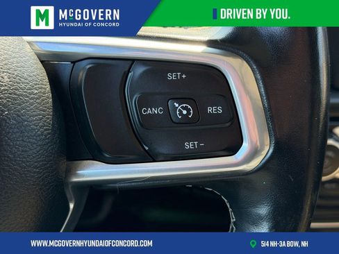 Used 2019 Jeep Wrangler Unlimited Sahara AWD/4WD image 18
