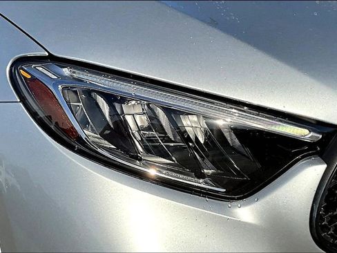 Used 2023 Mercedes-Benz GLC 300 4MATIC image 12