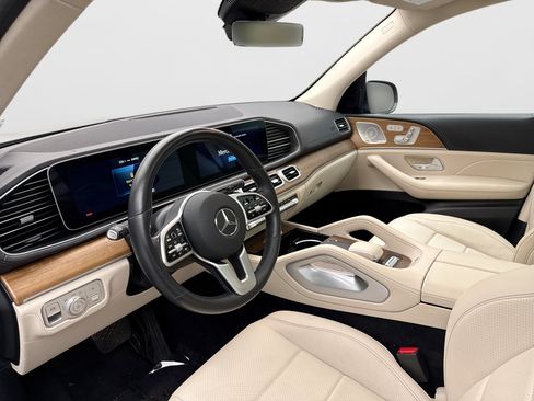 Used 2022 Mercedes-Benz GLS 450 4MATIC image 10