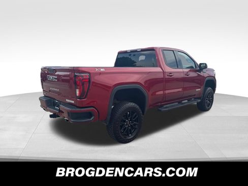 Used 2022 GMC Sierra 1500 Elevation w/ LPO, Elevation Black Package AWD/4WD image 3