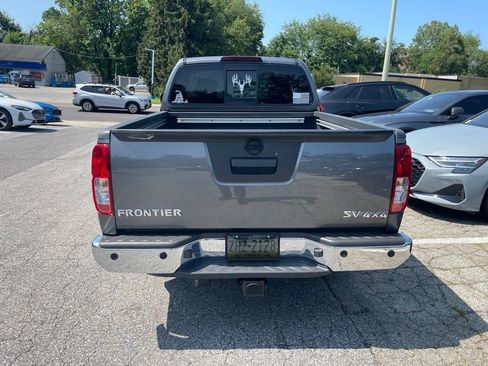 Used 2016 Nissan Frontier SV w/ SV Value Truck Package AWD/4WD image 8
