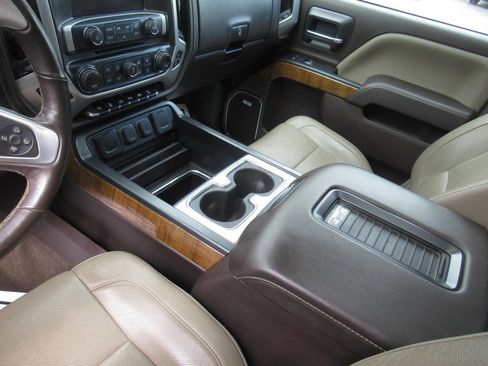 Used 2018 GMC Sierra 1500 SLT AWD/4WD image 24