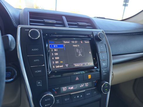 Used 2017 Toyota Camry XLE image 21