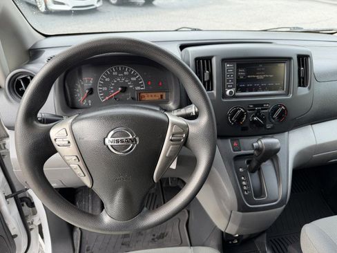 Used 2021 Nissan NV200 S image 6
