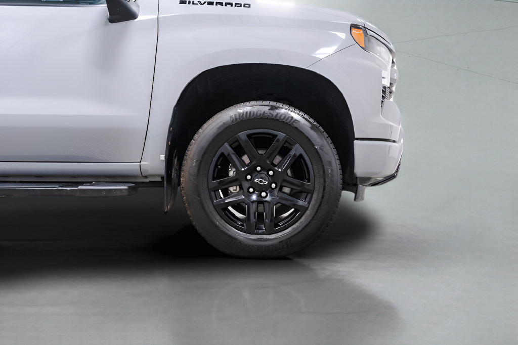 Used 2024 Chevrolet Silverado 1500 RST w/ Dark Appearance Package AWD/4WD image 7