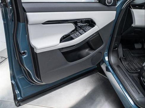 New 2026 Land Rover Range Rover Evoque S image 21