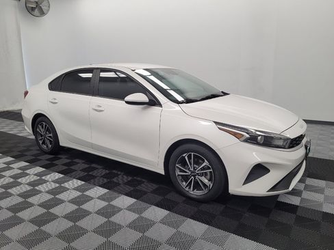 Used 2022 Kia Forte LXS image 11